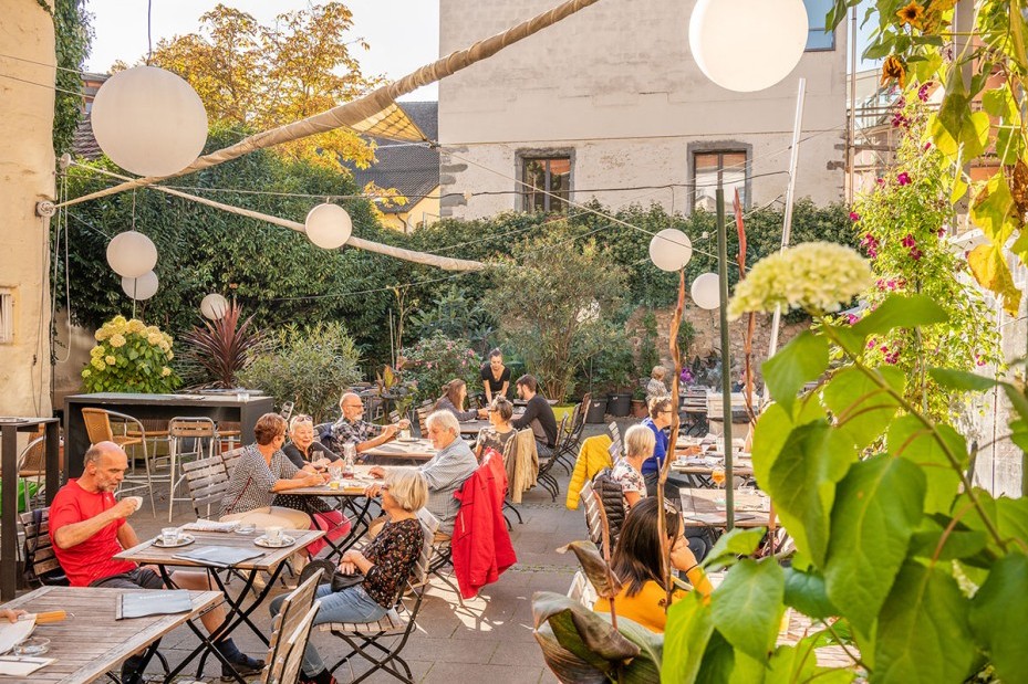 Gemütliche Atmosphäre im Wessenberg Café in Konstanz