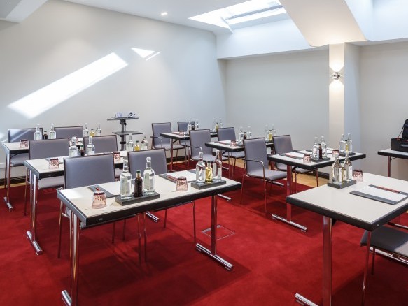  Amarna: Seminarraum in der Alten Post